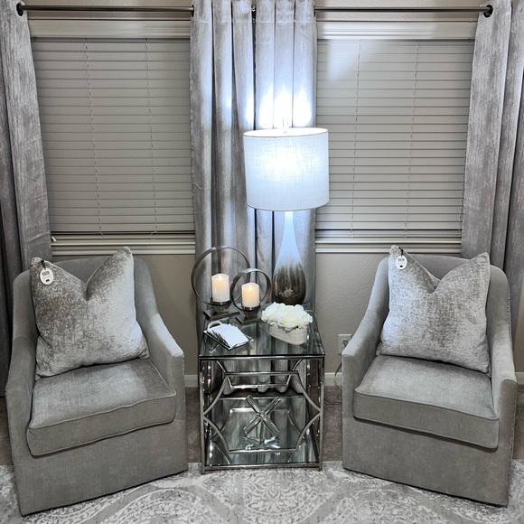 1-NWT CALLISTO HOME VELVET BOUCLE DECORATIVE PILLOW Read descriptions for detail - Picture 3 of 17